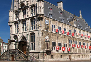 Town hall, Gouda (� Zbynek Burival | Dreamstime.com)