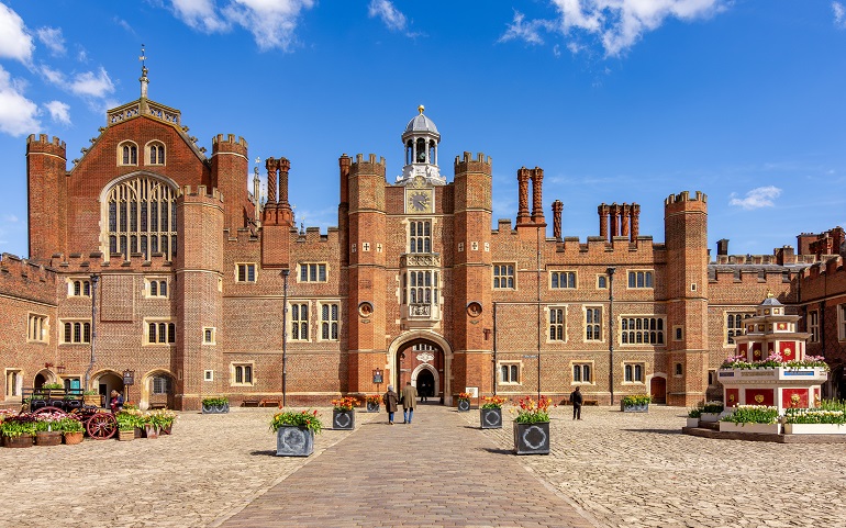 Hampton Court Palace (© Mistervlad | Dreamstime.com) Hampton Court Palace (© Mistervlad | Dreamstime.com)