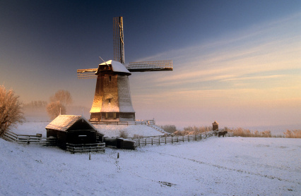 Dutch windmill in a snowy landscape (&copy; Jaap Hart | iStockphoto.com)