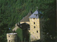 замок Рaйхардштайн