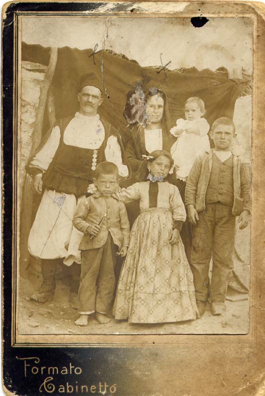 fam.chillotti_efisio-puddu_vittoria-1914.jpg