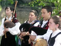 Galician_Pipers_fs.jpg Galician_Pipers_fs.jpg