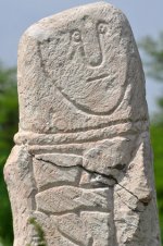 2010086-391700-kurgan-stelae-in-the-ukrainian-steppe.jpg