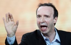 roberto-benigni-586x376.jpg