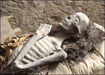 elderlady01tomb-kv35.jpg