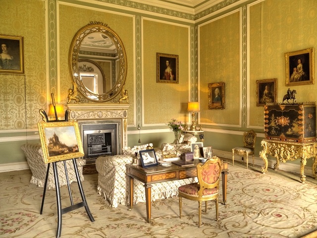 The Boudoir, Belton House (© David Dixon - CC BY-SA 2.0)