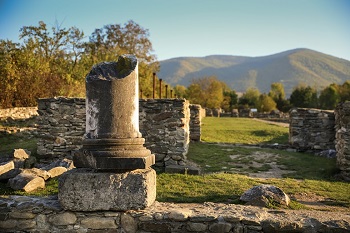 Ancient ruins of Ulpia Traiana Sarmizegetusa, Romania (© Vesasebastian | Dreamstime.com)