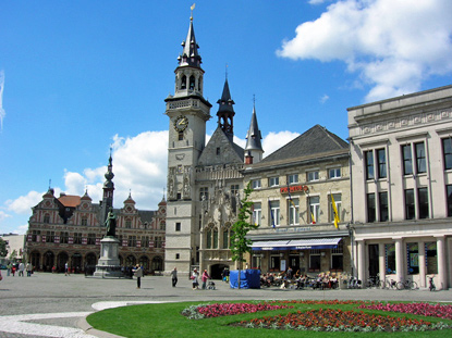 Town square, Aalst (&copy; Eupedia.com)