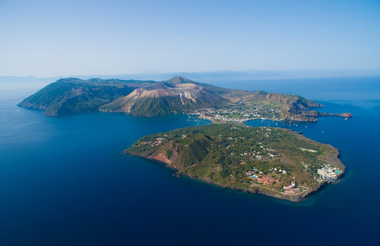 Aerial view of the Aeolian Islands (© Sverni | Dreamstime.com)
