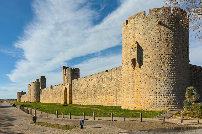 City Walls of Aigues-Mortes (photo by Benjamin Smith - CC BY-SA 4.0)