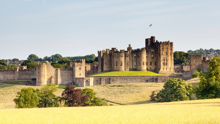 Alnwick Castle (© Atgimages | Dreamstime.com)