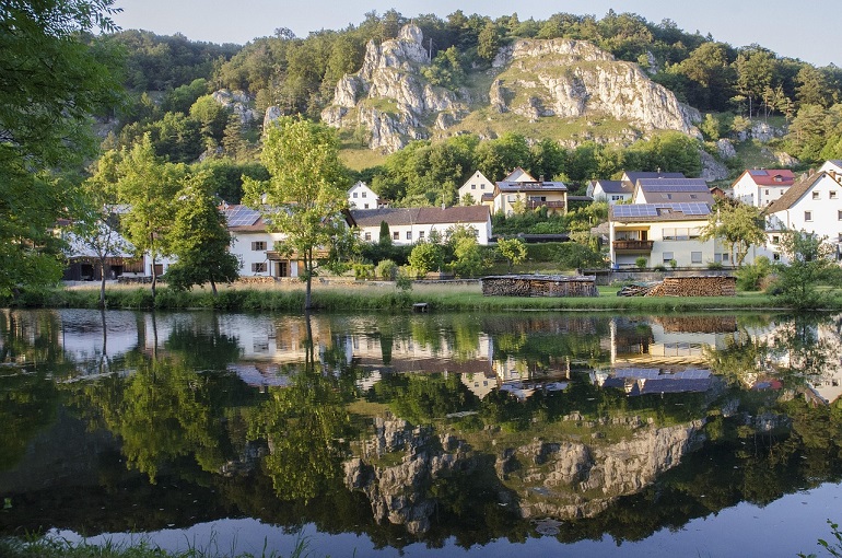 Village in the Altmühl Valley (photo by UschiL from Pixabay)