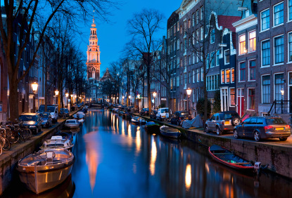 Canal and Zuiderkerk at night, Amsterdam (&copy Sara Winter | iStockphoto.com)