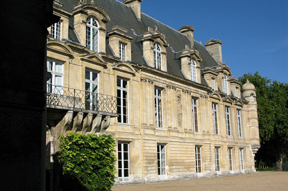 Anet Castle, Centre-Val de Loire, France (photo by Daniel Hennemand - CC BY-SA 2.0)