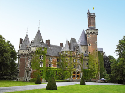Castle of Antoing (photo by Cinoworus, re-worked by Eupedia.com - CC BY-SA 3.0 Unported license)