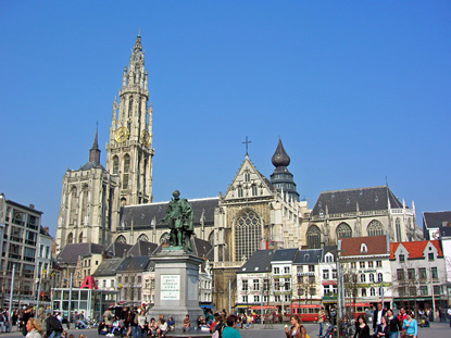Groenplaats & Cathedral, Antwerp (© Eupedia.com)