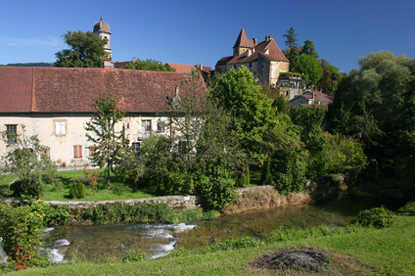 Houses, castle and church tower, Arbois, Franche-Comté (&copy; Pierre-Jean DURIEU - Fotolia.com)