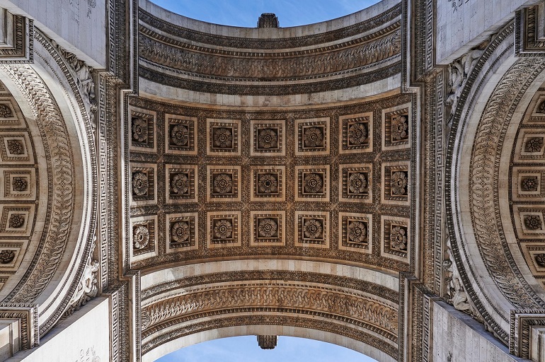 Arc de Triomphe, Paris (photo by Paul Henri Degrande from Pixabay)