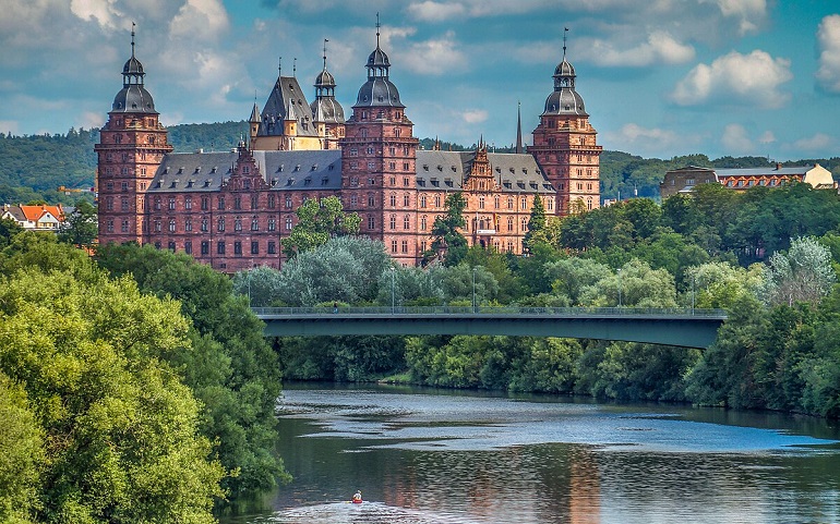 Johannisburg Palace, Aschaffenburg (photo by More pics than views… - CC BY 3.0)