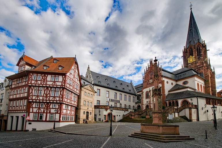 Stiftsbasilika St. Peter und Alexander, Aschaffenburg (photo from PxHere)
