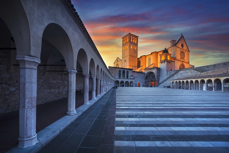 Basilica di San Francesco, Assisi (© Stevanzz | Dreamstime.com)