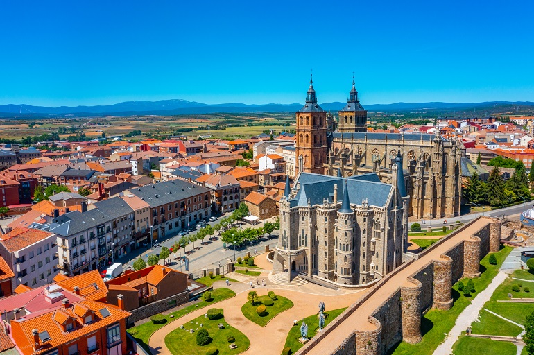 Astorga (© Dudlajzov | Dreamstime.com)