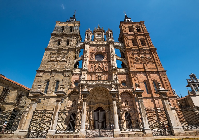 Astorga Cathedral (© Pumbitasway | Dreamstime.com)