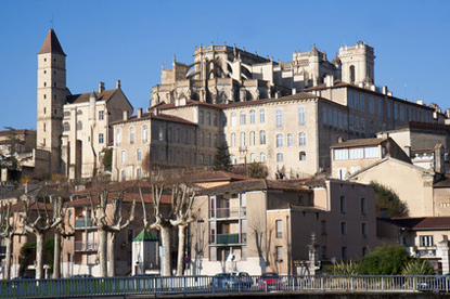 Cathedral, Tour dArmagnac and upper town, Auch (&copy; Ch.Allg - Fotolia.com)