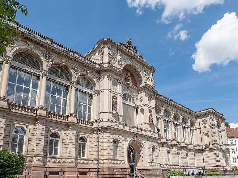 Friedrichsbad, Baden-Baden (photo by Kent Wang - CC BY-SA 2.0)