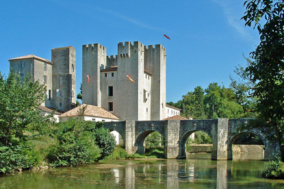 Barbaste, Aquitaine (photo by Jacques MOSSOT - CC BY-SA 3.0)