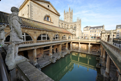 Ancient Roman baths in Bath (&copy; oversnap | iStockphoto.com)