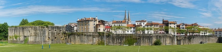 City Ramparts of Bayonne (photo by Jvillafruela - CC BY-SA 4.0)