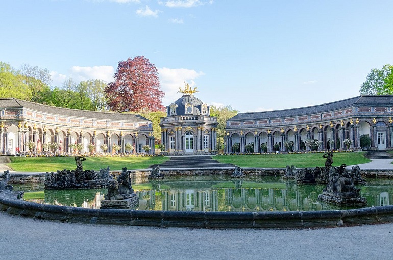 Hermitage Court Garden, Bayreuth (photo by Tilman2007 - CC BY-SA 3.0)