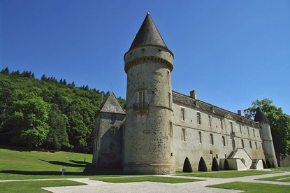 Bazoches Castle, Burgundy (photo by Cdiguet - CC BY-SA 3.0)