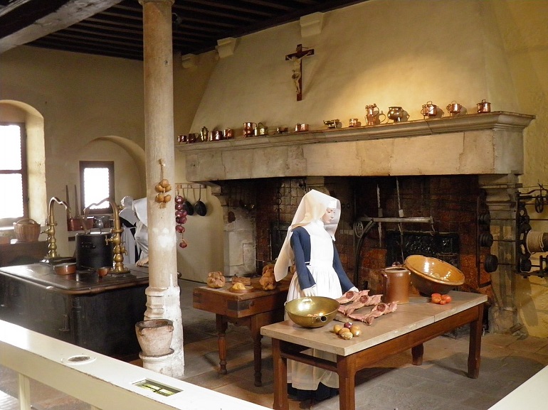 Kitchen, Hospices de Beaune (photo by Gzen92 - CC BY-SA 4.0)