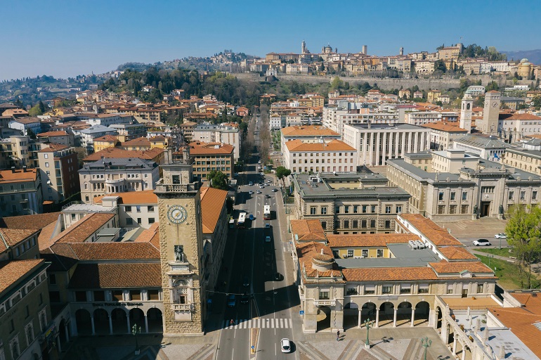 Cityscape of Bergamo (photo by Mikhail Nilov - pexels.com)