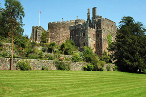 Berkeley Castle (photo by Philip Halling - CC BY 2.0 Generic license)