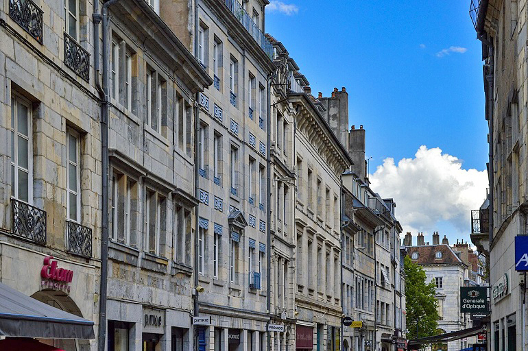 Old Town, Besançon (photo by Wikipedro - CC BY-SA 4.0)