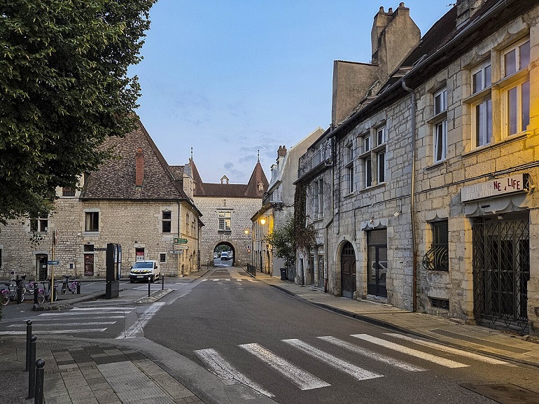 Porte Rivotte, Besançon (photo by Wikipedro - CC BY-SA 4.0)