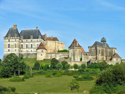 Biron Castle, Aquitaine (photo by MOSSOT - CC BY-SA 3.0)