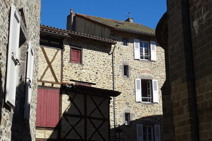 Blesle, Auvergne (photo by Olive Titus - CC BY 2.0)