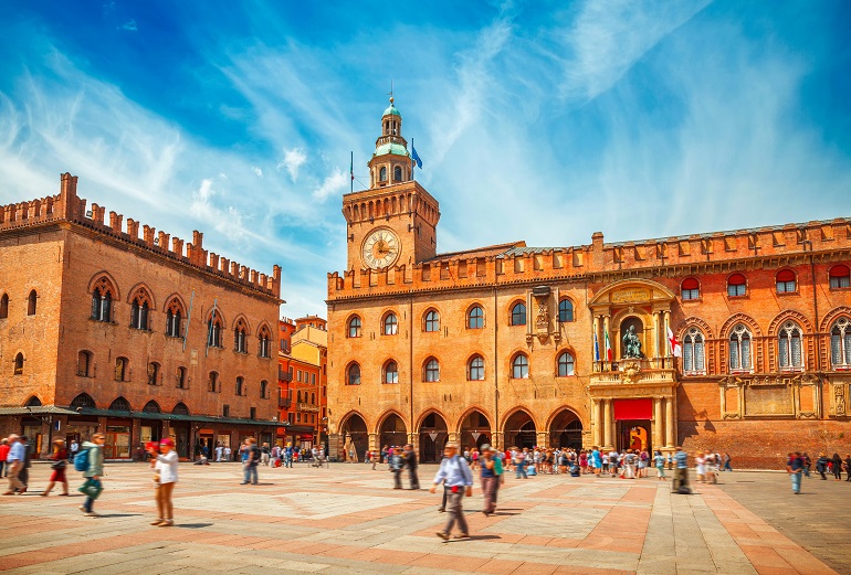 Piazza Maggiore, Bologna (© Yasonya | Dreamstime.com)