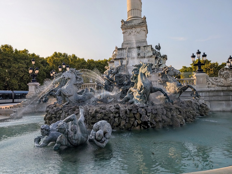 Monument aux Girondins on Place des Quinconces, Bordeaux (Eupedia.com)