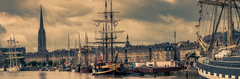 Sailboats on the quays of the Garonne river during the fête le fleuve in the city port, Bordeaux (ID 346312744 © Freeprod | Dreamstime.com)