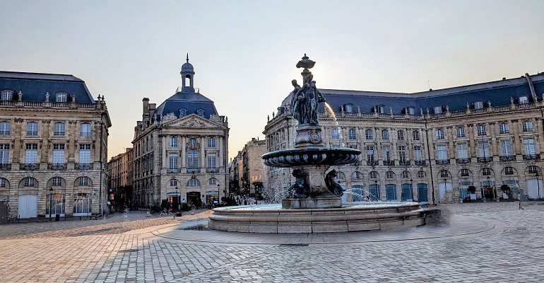 Place de la Bourse, Bordeaux (Eupedia.com)