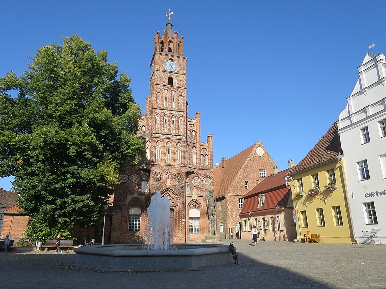 Market Square, Brandenburg an der Havel (photo by a2 d2 - CC BY-SA 2.0)
