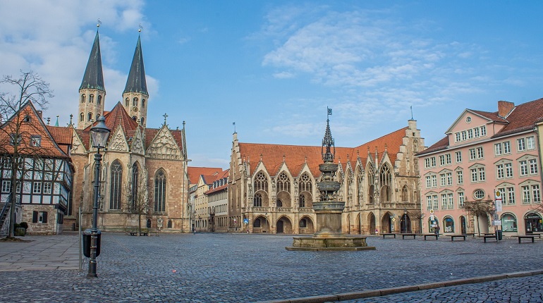 Old Town Hall on the Old Town Market Square, Braunschweig (photo by Vladan Rajkovic from Pixabay)