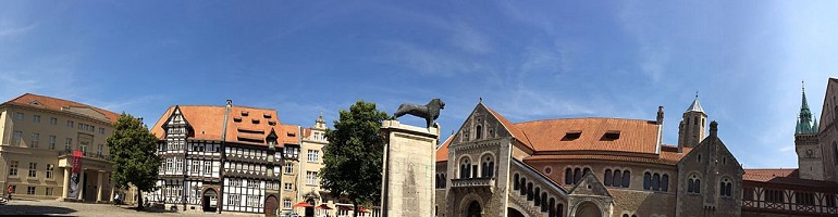 Burgplatz, Braunschweig (photo by Pictorius - CC BY-SA 3.0)