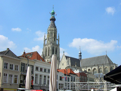 Grote Kerk & Grote Markt, Breda (� Eupedia.com)