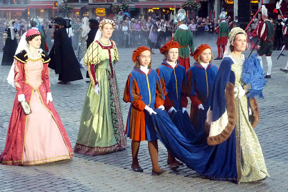 Ommegang Festival on the Grand Place, Brussels (&copy; Eupedia.com)